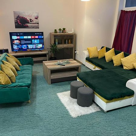 Velky Apartman Братислава Екстериор снимка