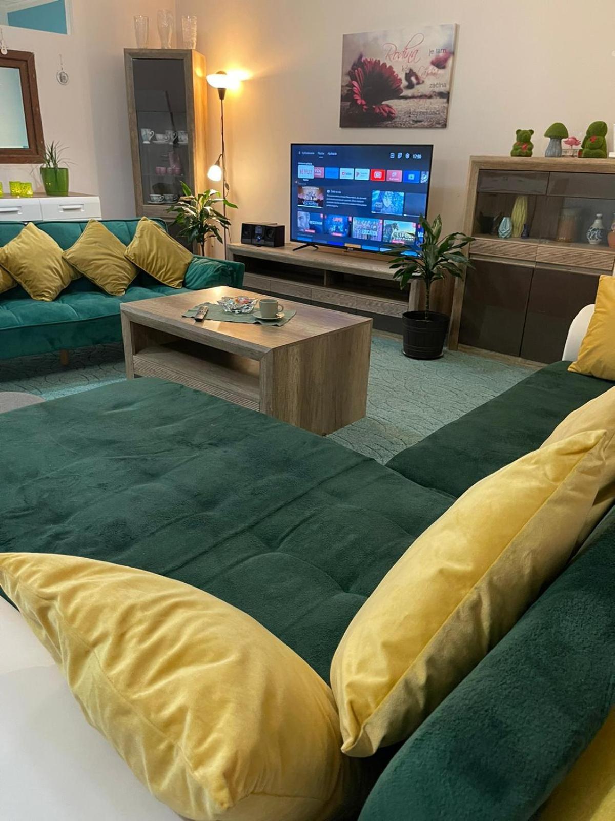 Velky Apartman Братислава Екстериор снимка
