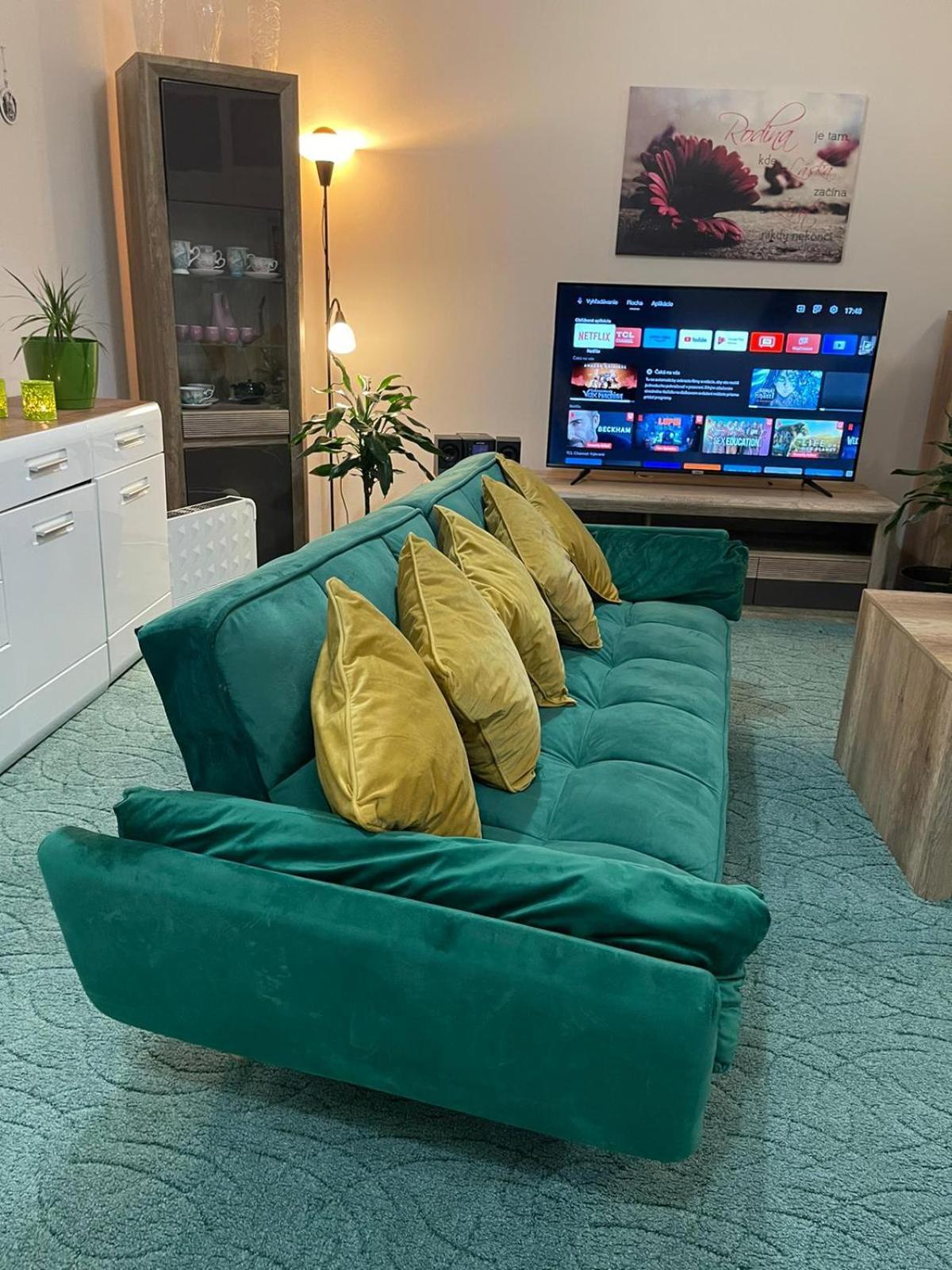 Velky Apartman Братислава Екстериор снимка