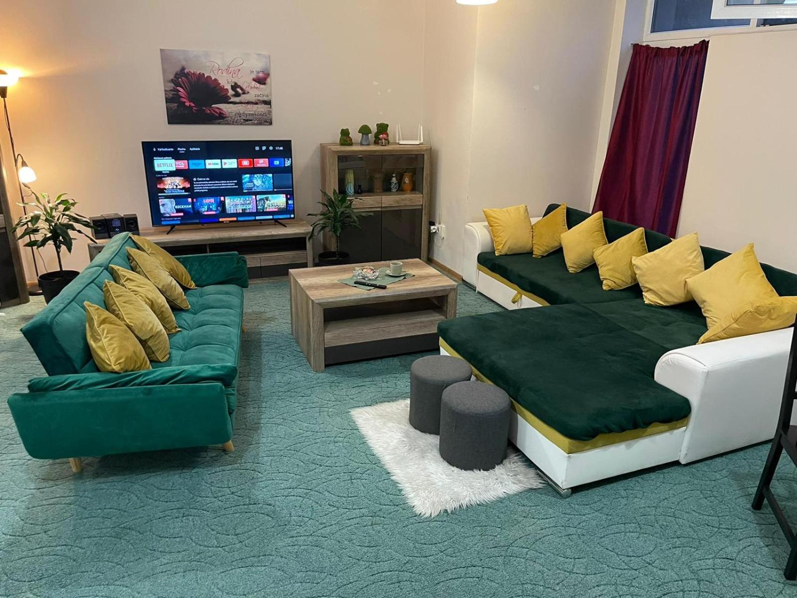 Velky Apartman Братислава Екстериор снимка